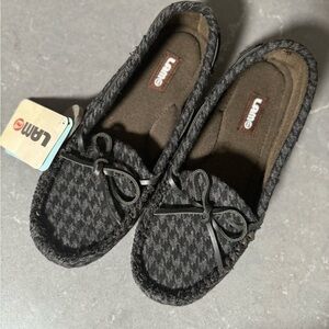 Lamo Women’s Houndstooth Moccasins